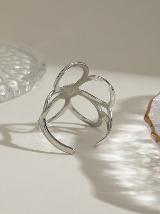 The Daisy Ring - Picture 7 of 8